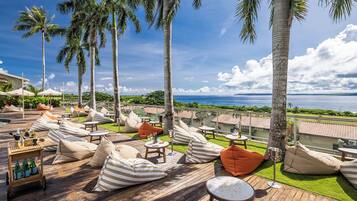 Outdoor pool, open 9:00 AM to 5:00 PM, pool cabanas (surcharge)