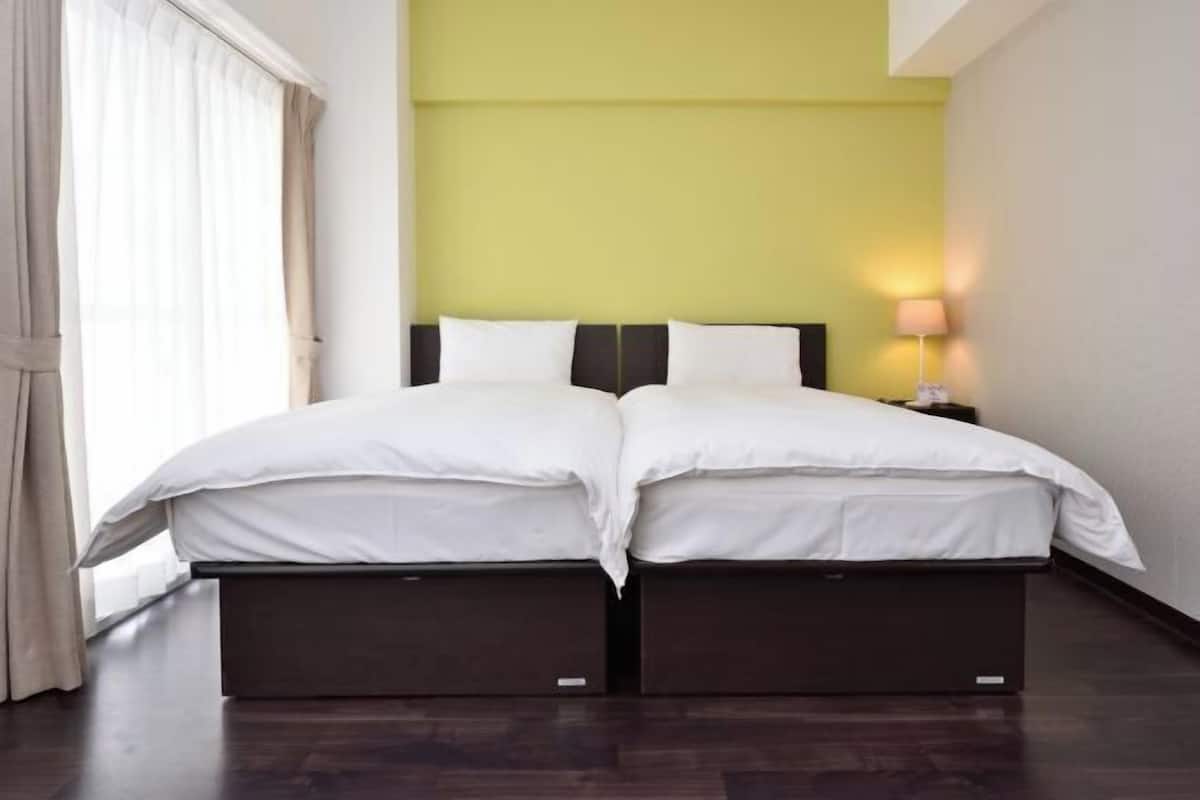 1 Schlafzimmer, Daunenbettdecken, individuell dekoriert