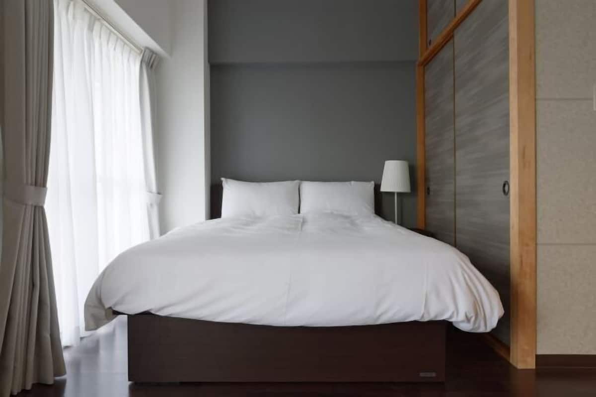 1 Schlafzimmer, Daunenbettdecken, individuell dekoriert