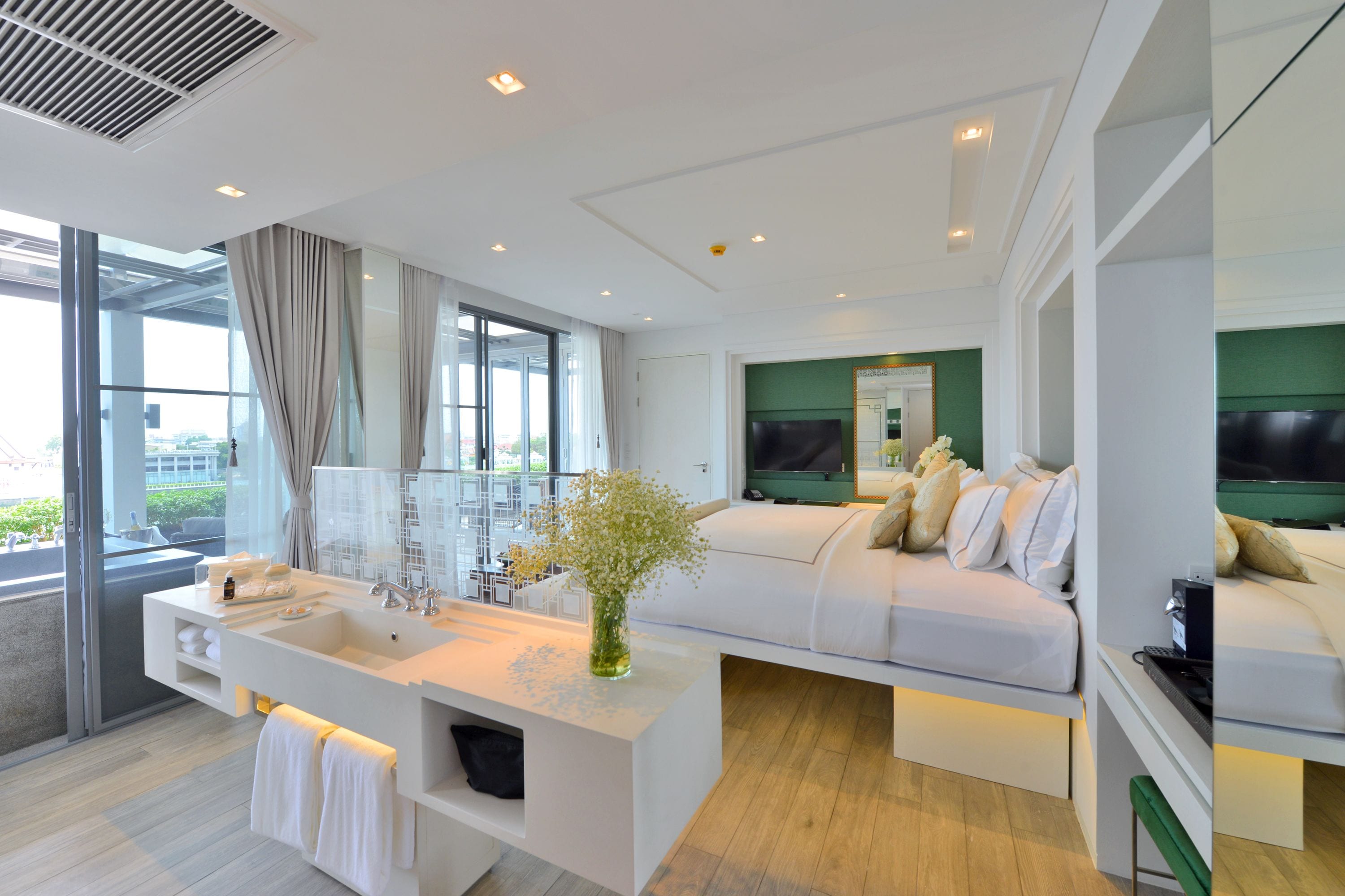 riva arun grand deluxe jacuzzi | 1 bedroom, egyptian cotton sheets, premium bedding, minibar