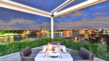 Frühstück, Mittagessen, internationale Küche, Speisen im Freien