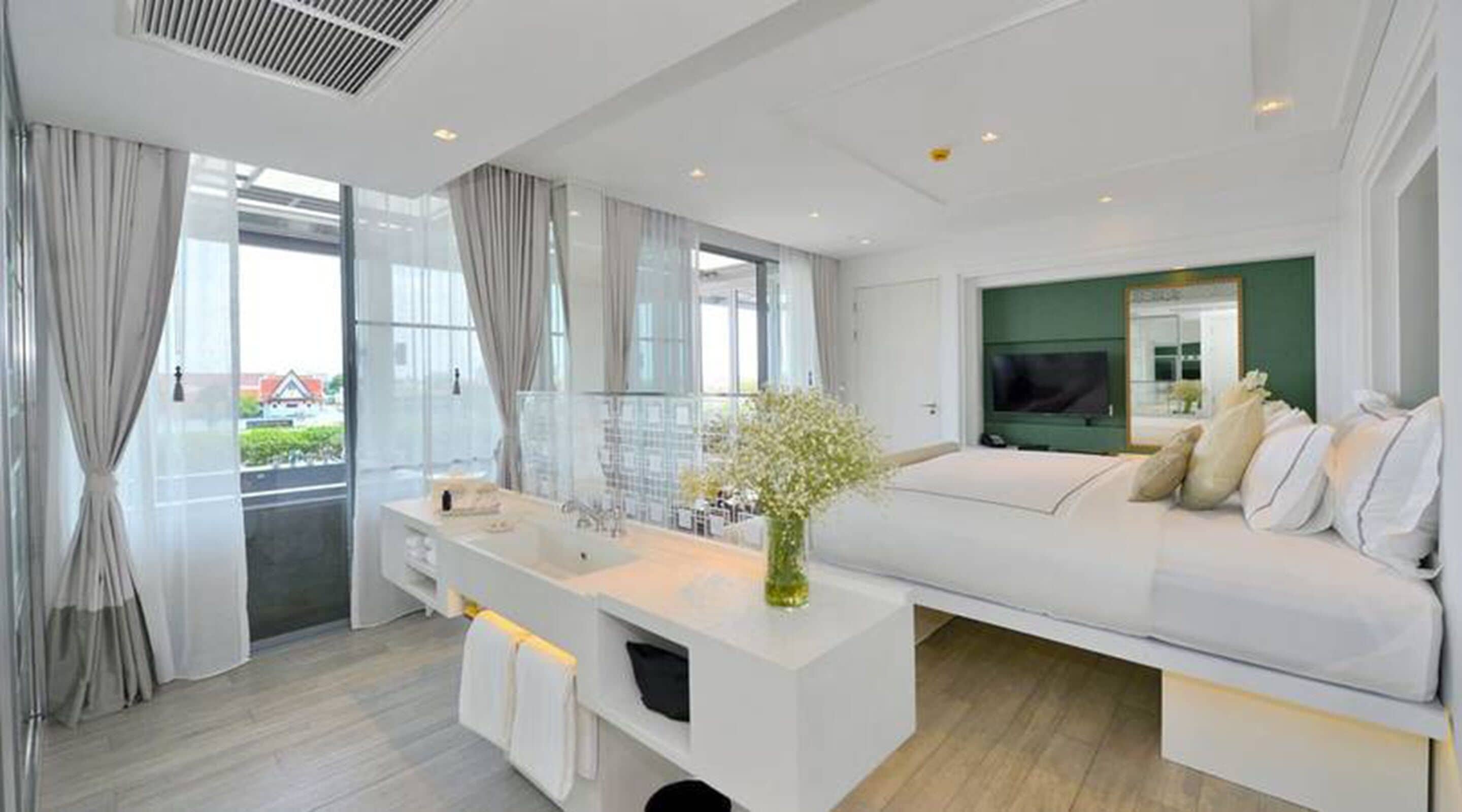 riva arun grand deluxe jacuzzi | 1 bedroom, egyptian cotton sheets, premium bedding, minibar