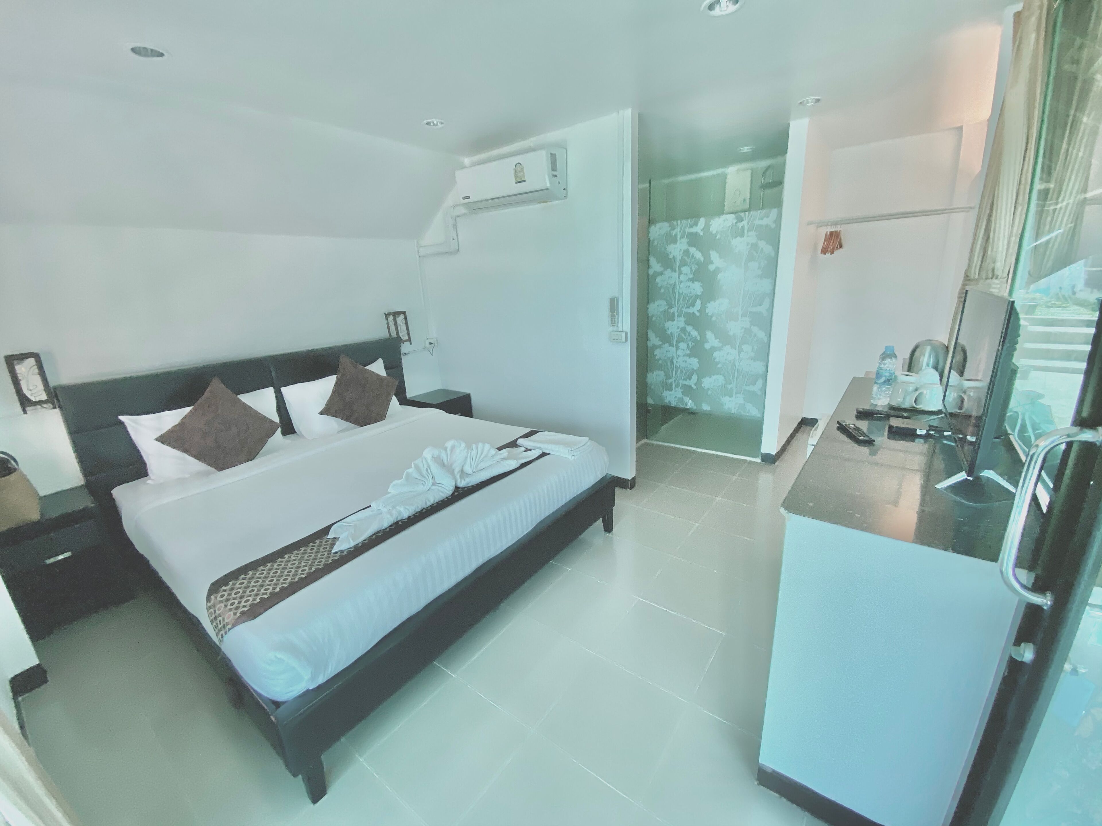 super sea view | 1 bedroom, in-room safe, soundproofing, rollaway beds