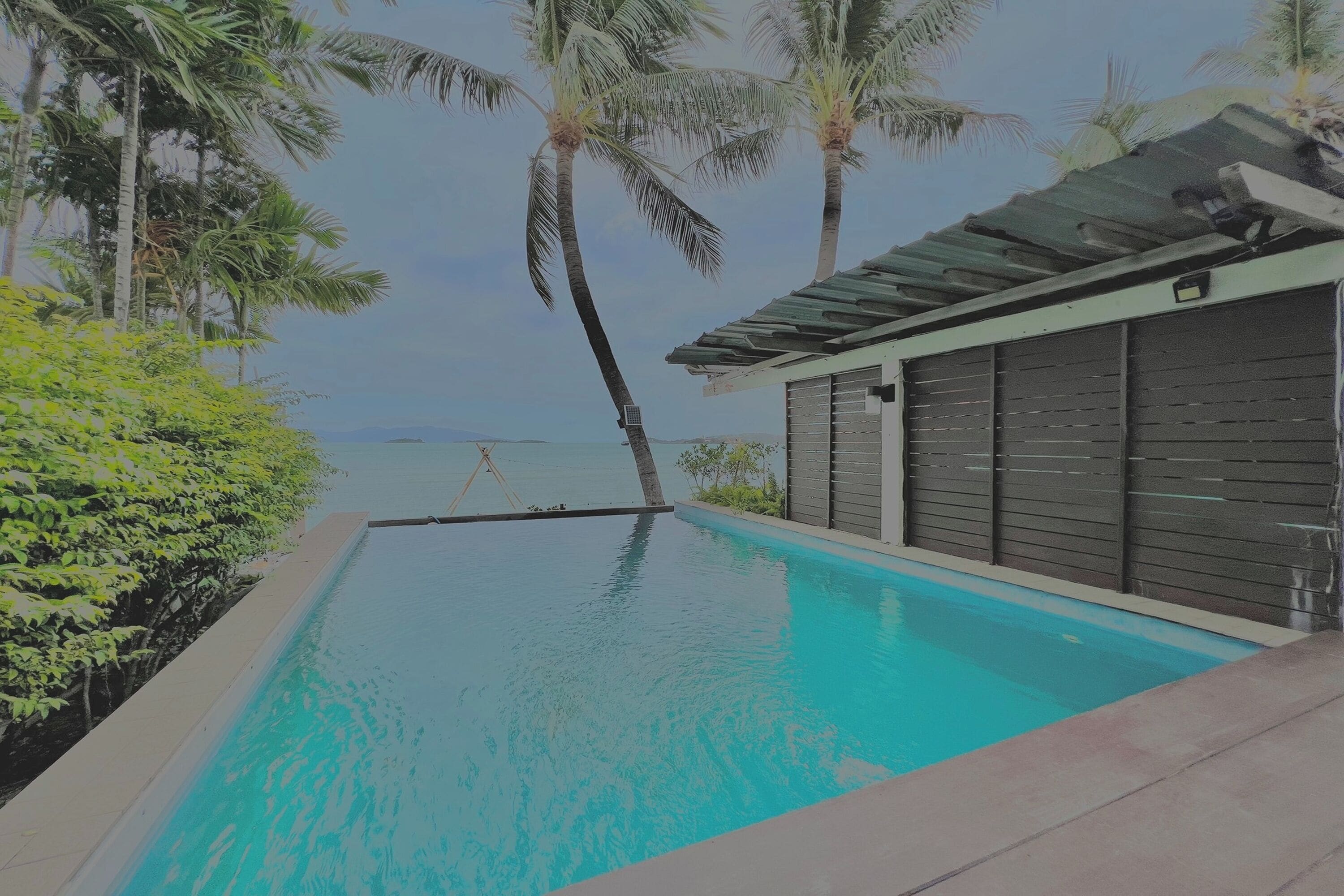 Deluxe Double Room | Bathroom | Shower, rainfall showerhead, free toiletries, hair dryer