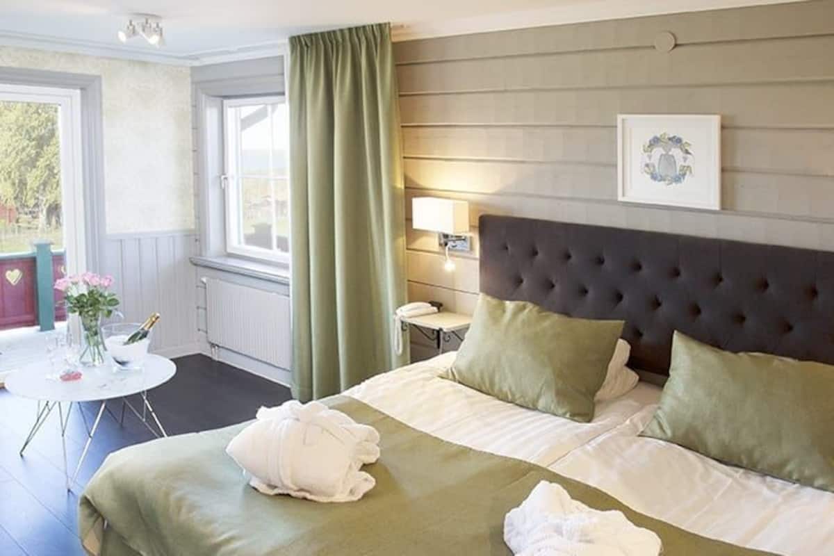junior studio (mini, pets not allowed) | 1 bedroom, premium bedding, minibar, individually decorated
