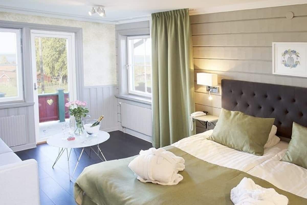 Studio Junior (Mini, Pets not allowed) | Sängtillbehör av högsta kvalitet, minibar och individuell inredning