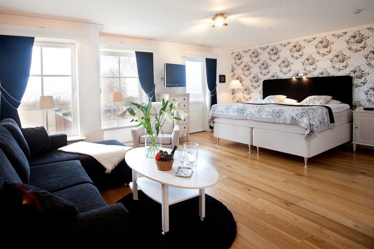 Studiosvit Panoramic - bubbelbad (Pets not allowed) | Sängtillbehör av högsta kvalitet, minibar och individuell inredning