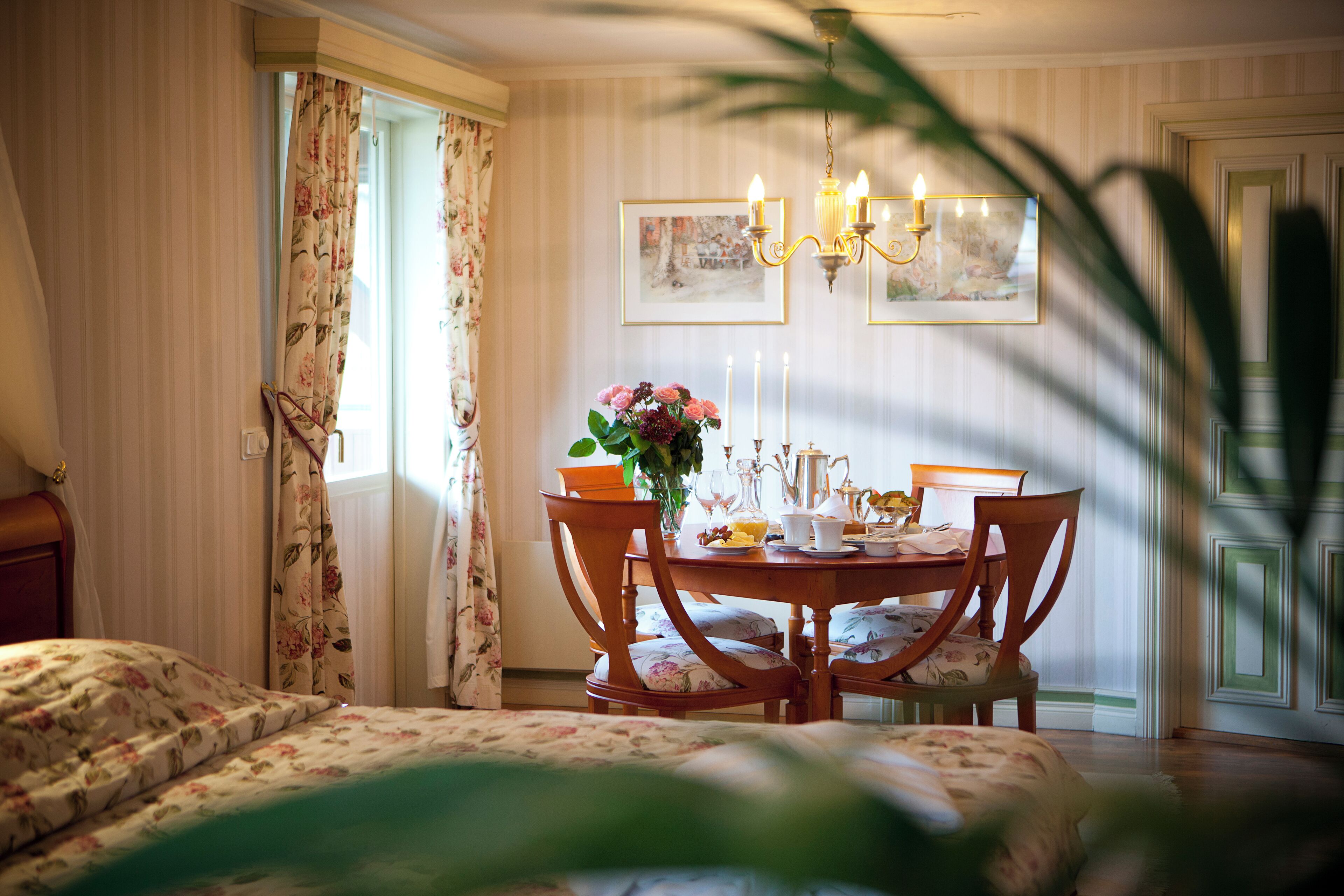 deluxe studio suite, jetted tub (pets not allowed) | 1 bedroom, premium bedding, minibar, individually decorated