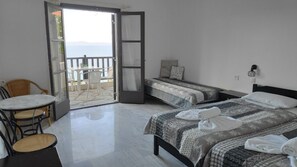 Studio, pemandangan laut | Tirai kedap cahaya dan setrika/meja setrika