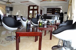 Bar (in der Unterkunft)