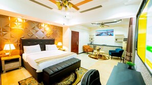 In-room safe, desk, soundproofing, free WiFi - Lantana Hotel (Dar es Salaam)