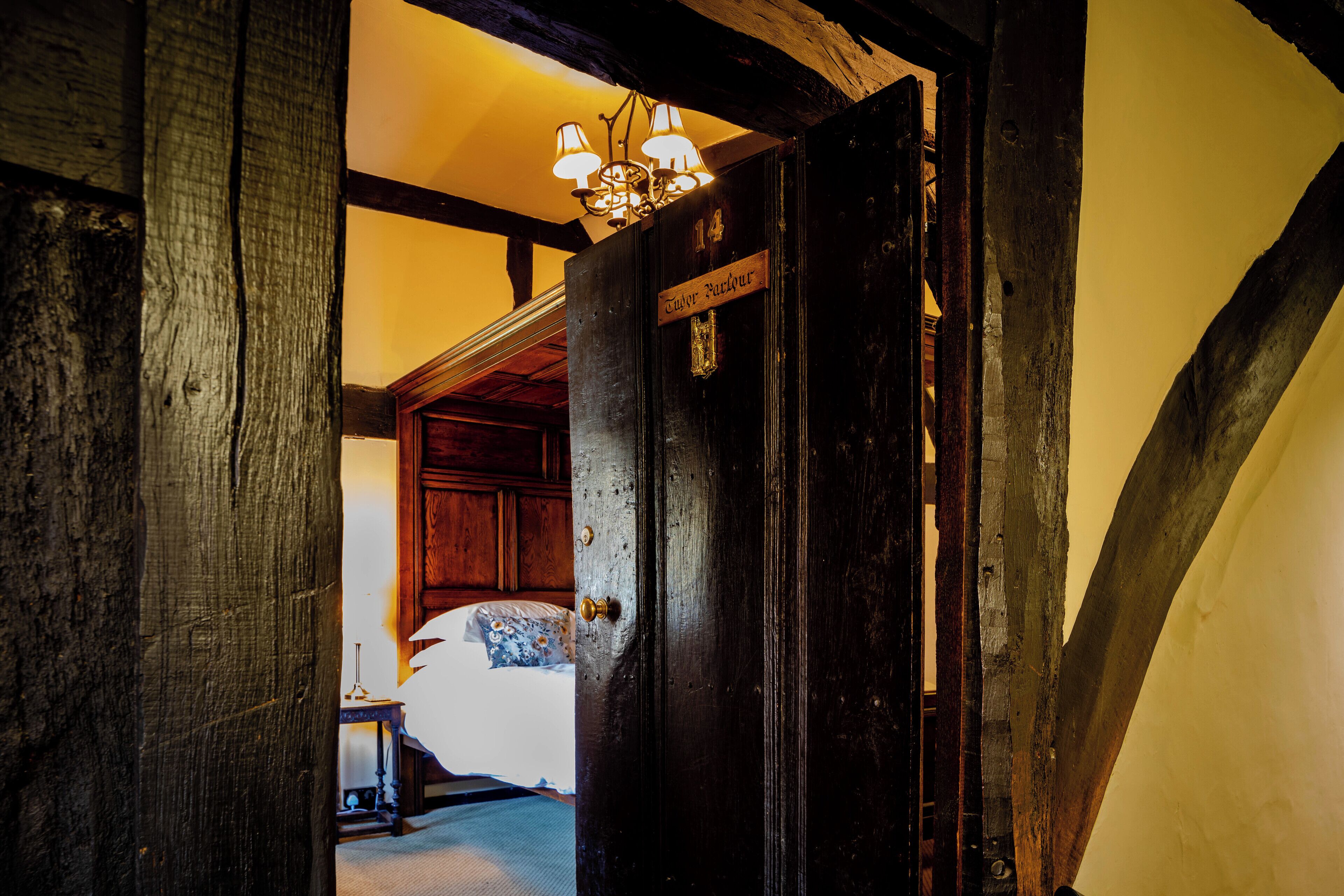 Signature Double Room (Four Poster - Tudor Parlour) | Premium bedding, individually decorated, individually furnished