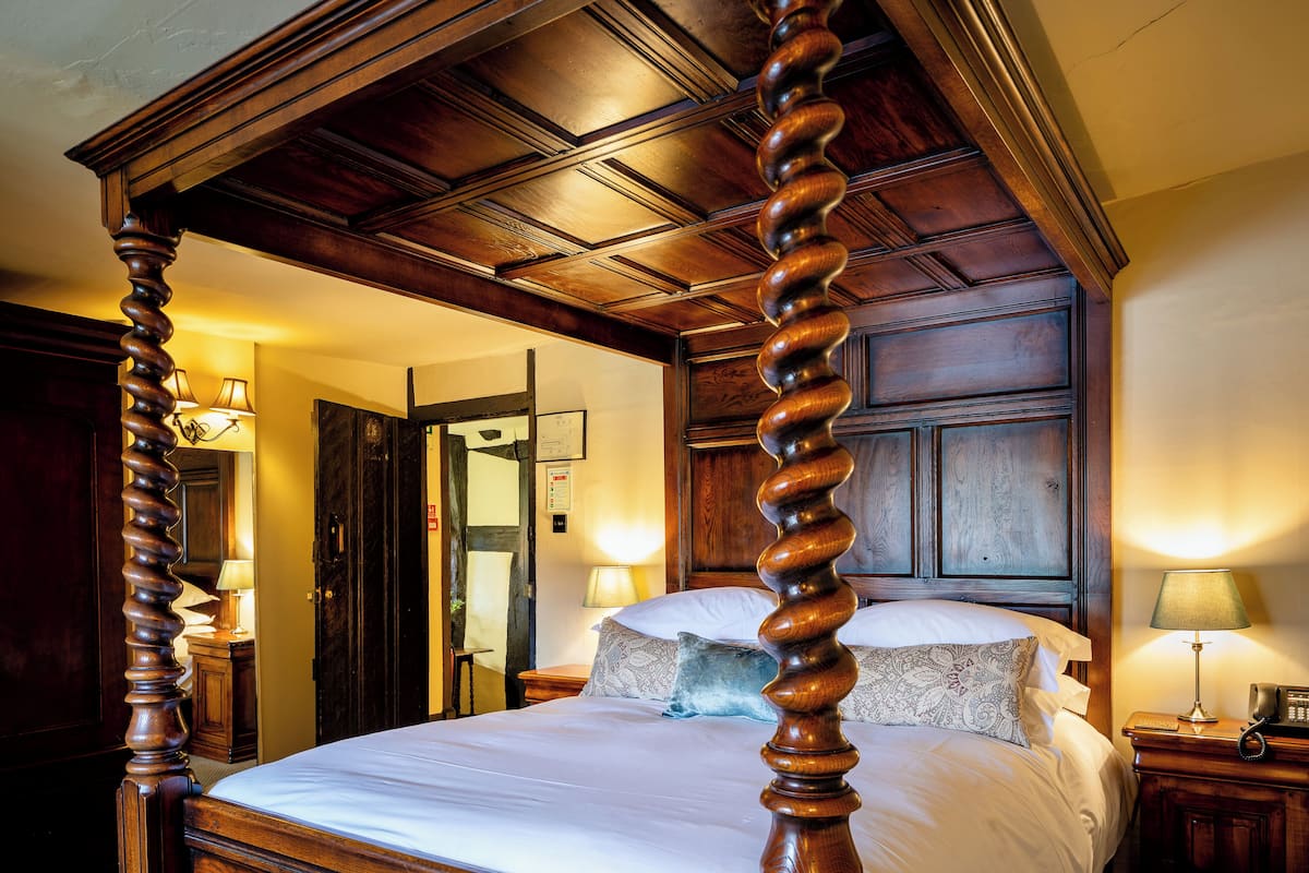 Signature Double Room (Four Poster - Guards Room)
