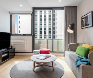 LCD TV - Oaks Melbourne Southbank Suites (Southbank)