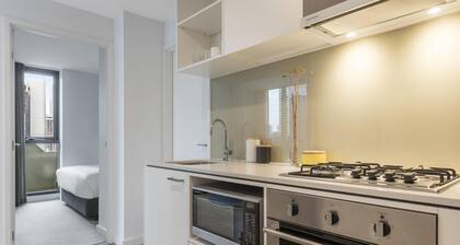 Oaks Melbourne Southbank Suites