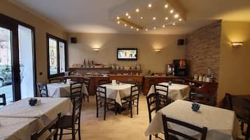 Frokostbuffé er inkludert hver dag