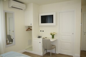 Habitación triple | Caja fuerte, escritorio, sistema de insonorización y wifi gratis