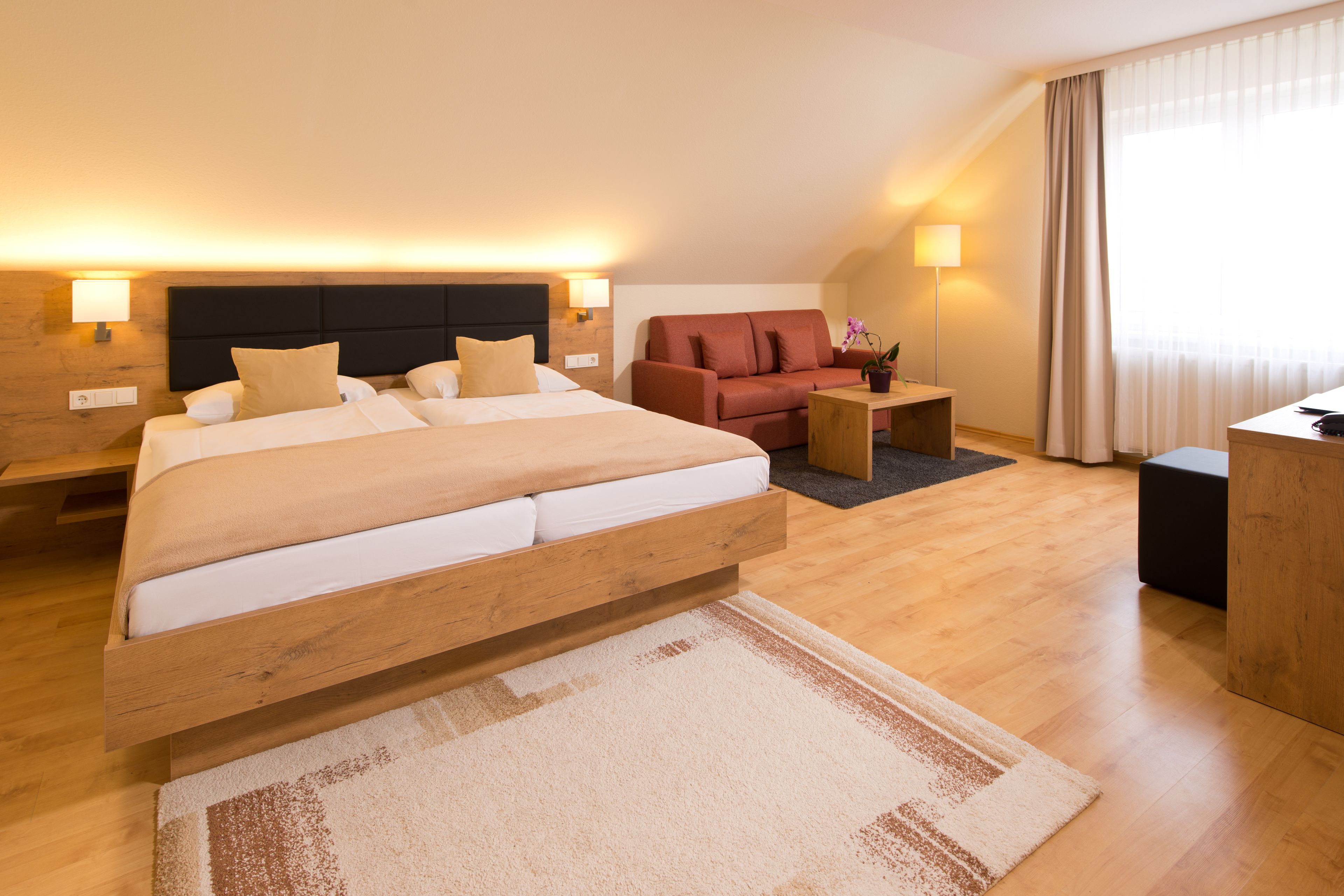 comfort double room (plus) | minibar, in-room safe, desk, free wifi