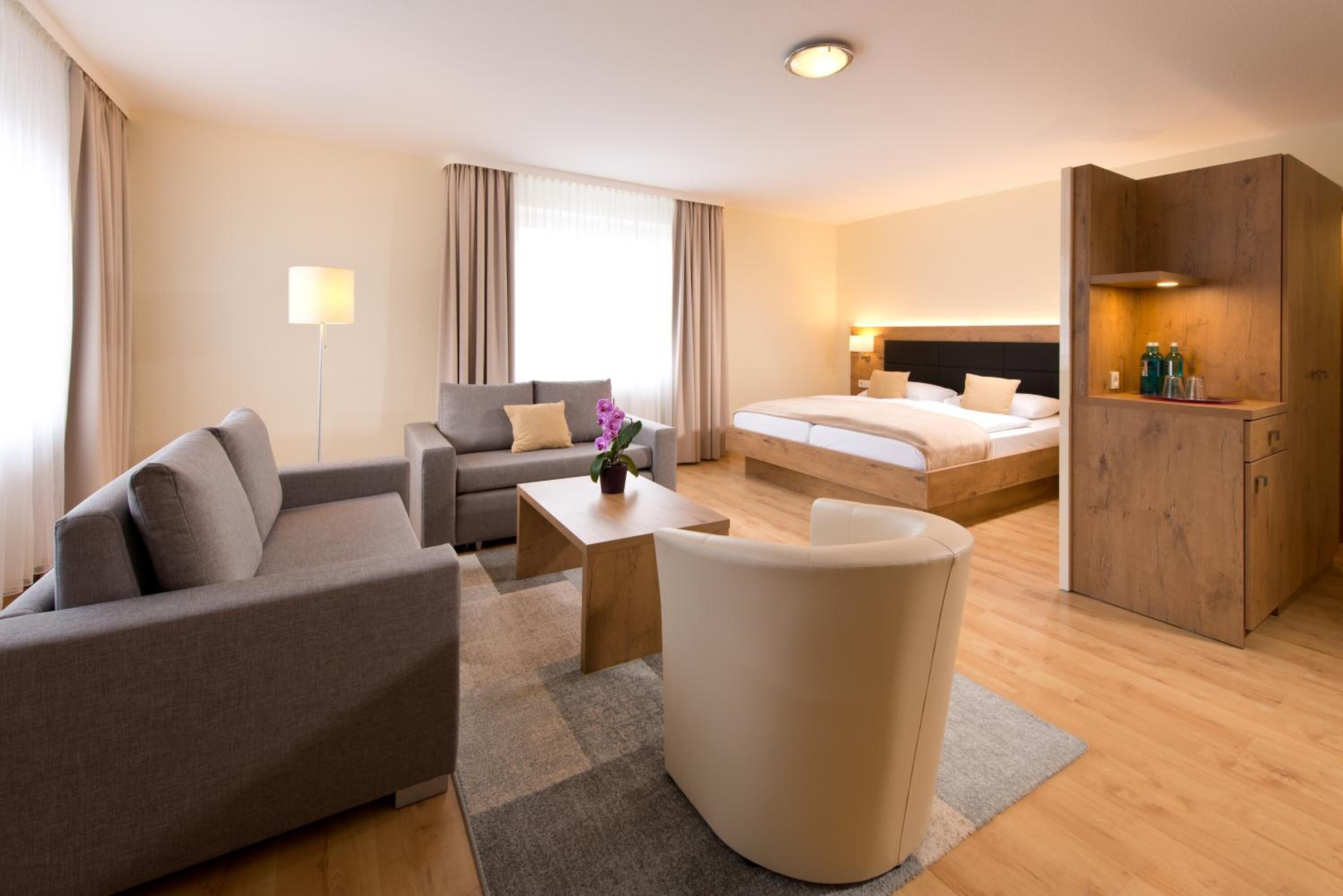 comfort double room (plus) | minibar, in-room safe, desk, free wifi