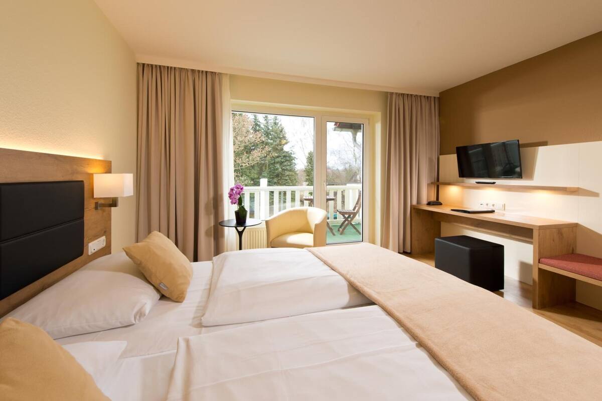 minibar, in-room safe, desk, free wifi