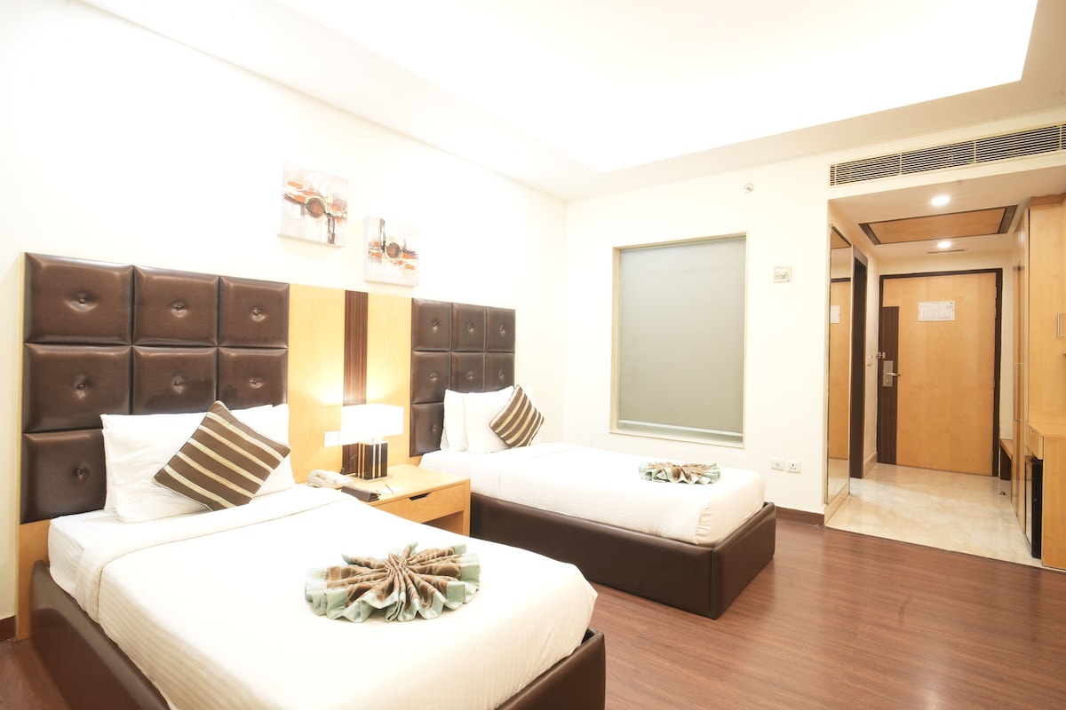 Pavilion Twin Room | Premium bedding, minibar, in-room safe, desk