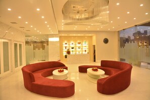 Lobby sitting area - Grand Plaza Lords Inn Jammu (Jammu)