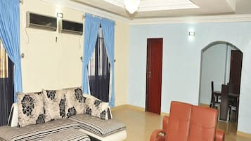 Flat-screen TV, fireplace