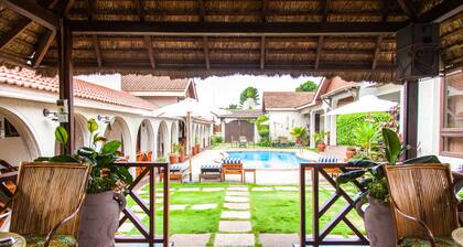 Mahogany Lodge, Cantonments