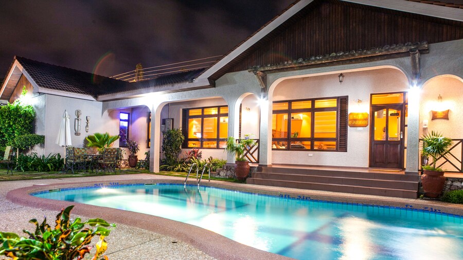 Mahogany Lodge, Cantonments