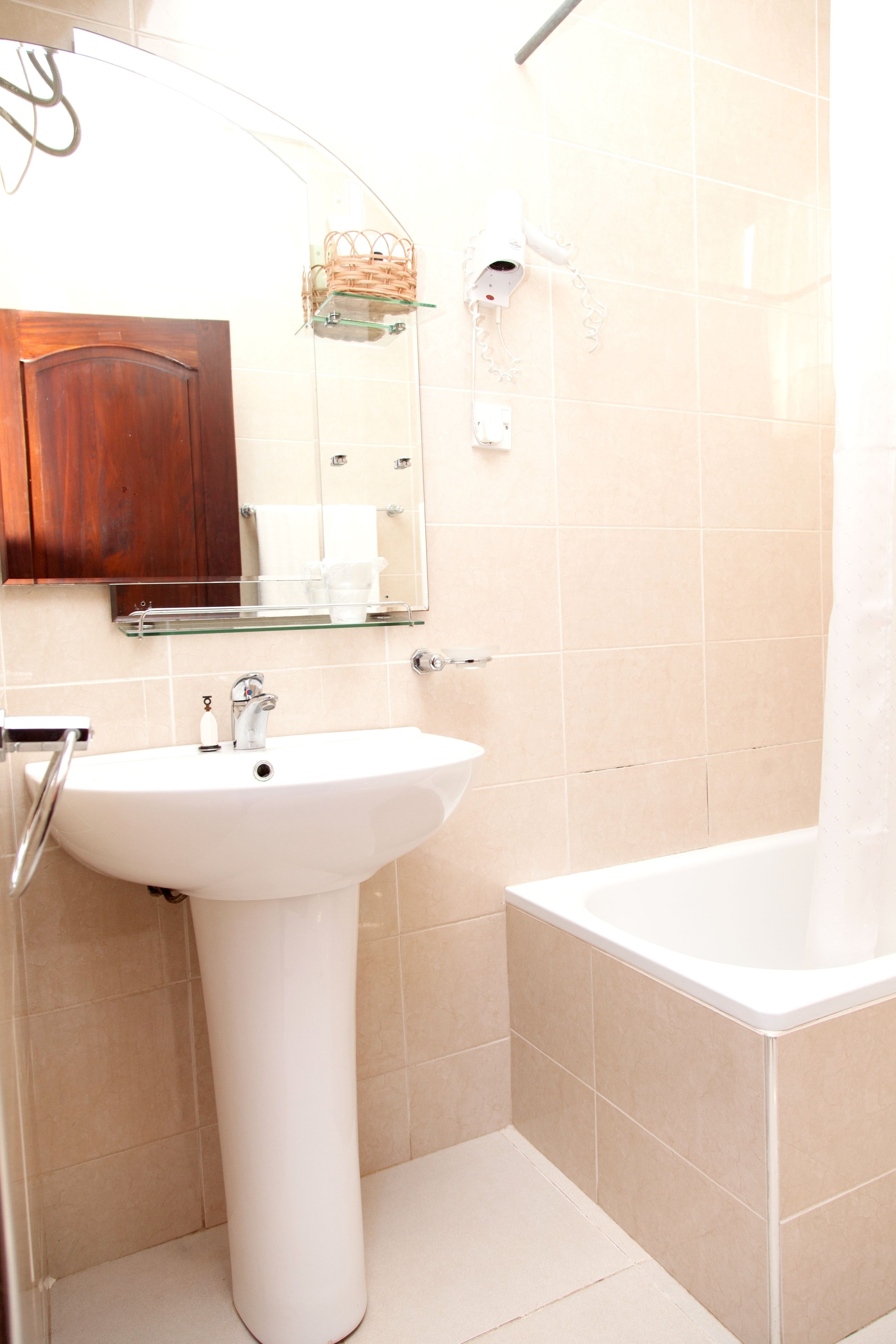 Photo - Mahogany Lodge, Cantonments