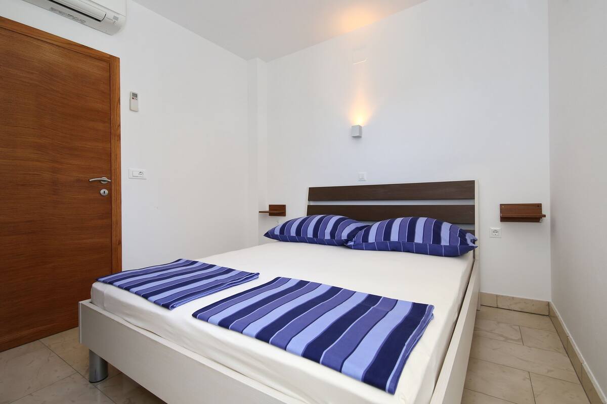 Standard Apartment, 1 Double Bed with Sofa bed, Poolside | 1 bedroom, premium bedding, in-room safe, desk