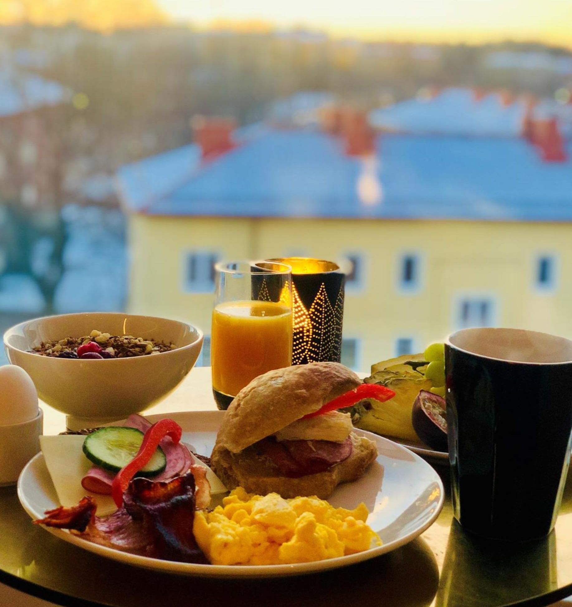 free daily on-the-go breakfast