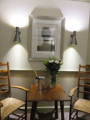 Double Room (The King John - Four Poster Bed) | Living area | Flat-screen TV - The Cardinals Hat (Worcester)