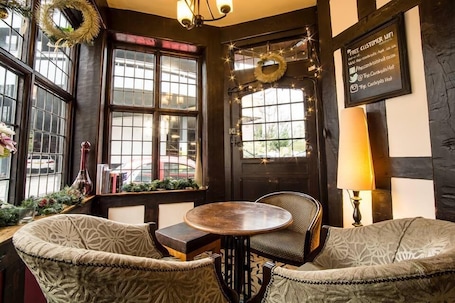 Bar (en la propiedad). The Cardinals Hat