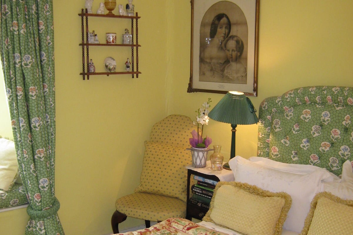 Double Room, Private Bathroom (The Yellow Room)
