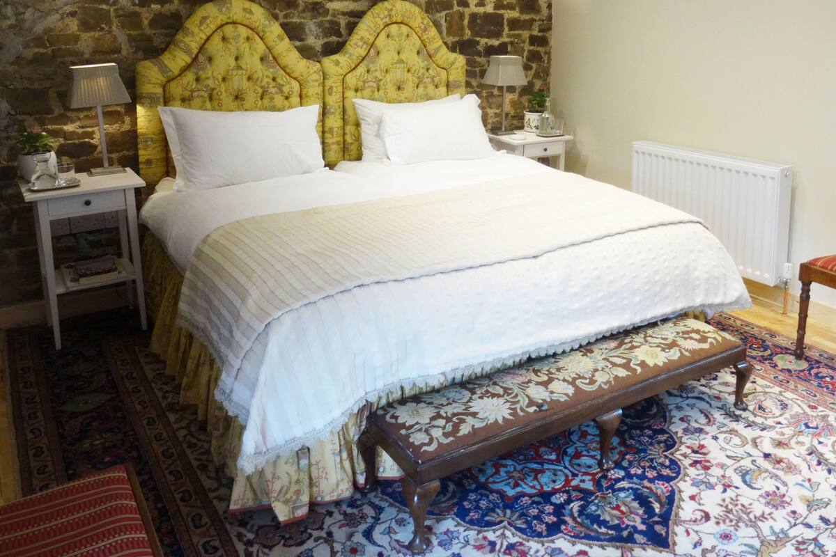 Double or Twin Room, Ensuite (Beaulieu)