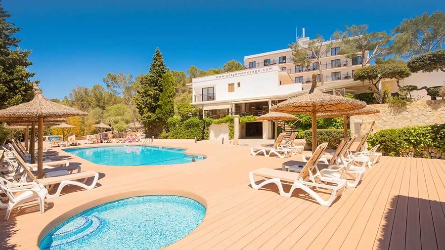 Hotel Playa Mondrago