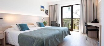 Hotel Playa Mondrago