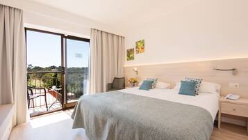 Minibar, laptop workspace, blackout curtains, free WiFi