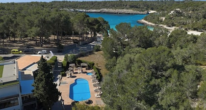Hotel Playa Mondrago