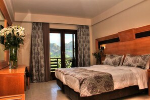 In-room safe, desk, iron/ironing board, free WiFi - Grand Meteora Hotel (Kalabaka)
