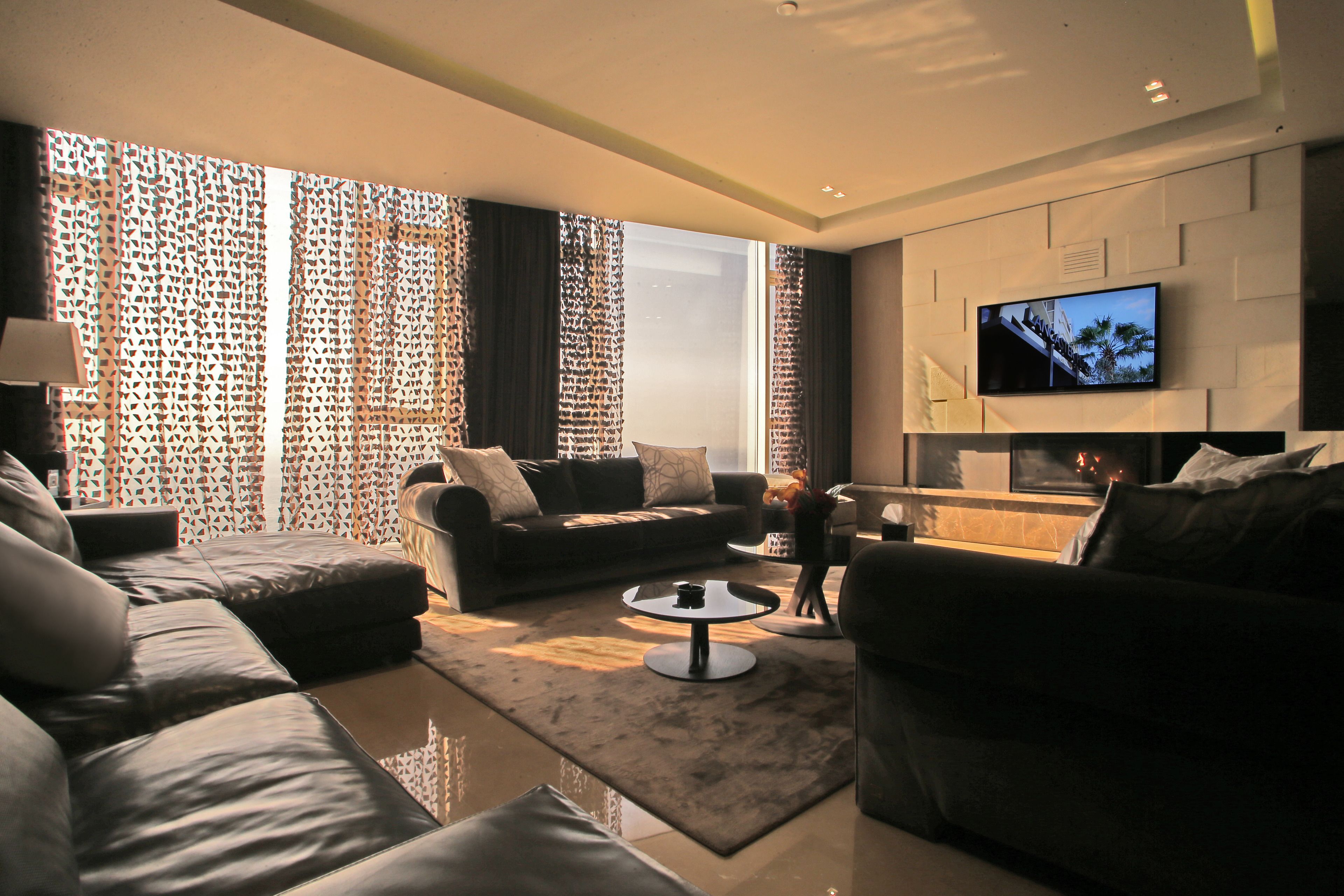 luxury suite (noble) | living room | 40-inch lcd tv with cable channels, tv