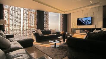 Luxury-Suite (Noble) | Wohnzimmer | 40-Zoll-LCD-Fernseher mit Kabelempfang, Fernseher