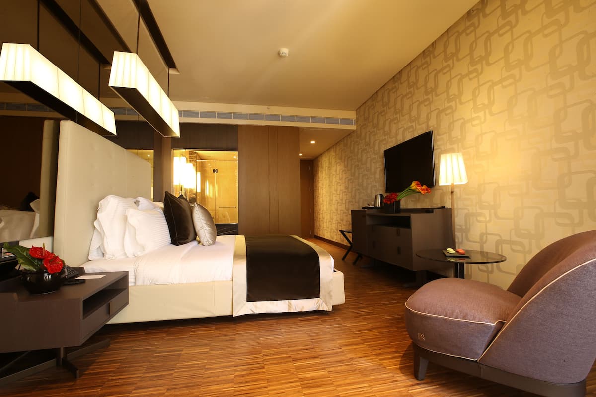 Minibar, in-room safe, desk, soundproofing
