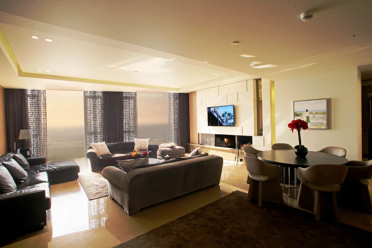 Suite Luxe (Noble) | Restauration dans la chambre