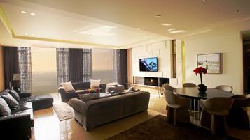 Luxury-Suite (Noble) | Essbereich im Zimmer