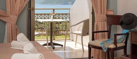 Deluxe Studio, Sea View | Beach/ocean view