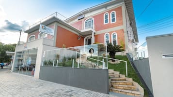 Façade de lâhĂ©bergement