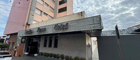 Voorkant van accommodatie