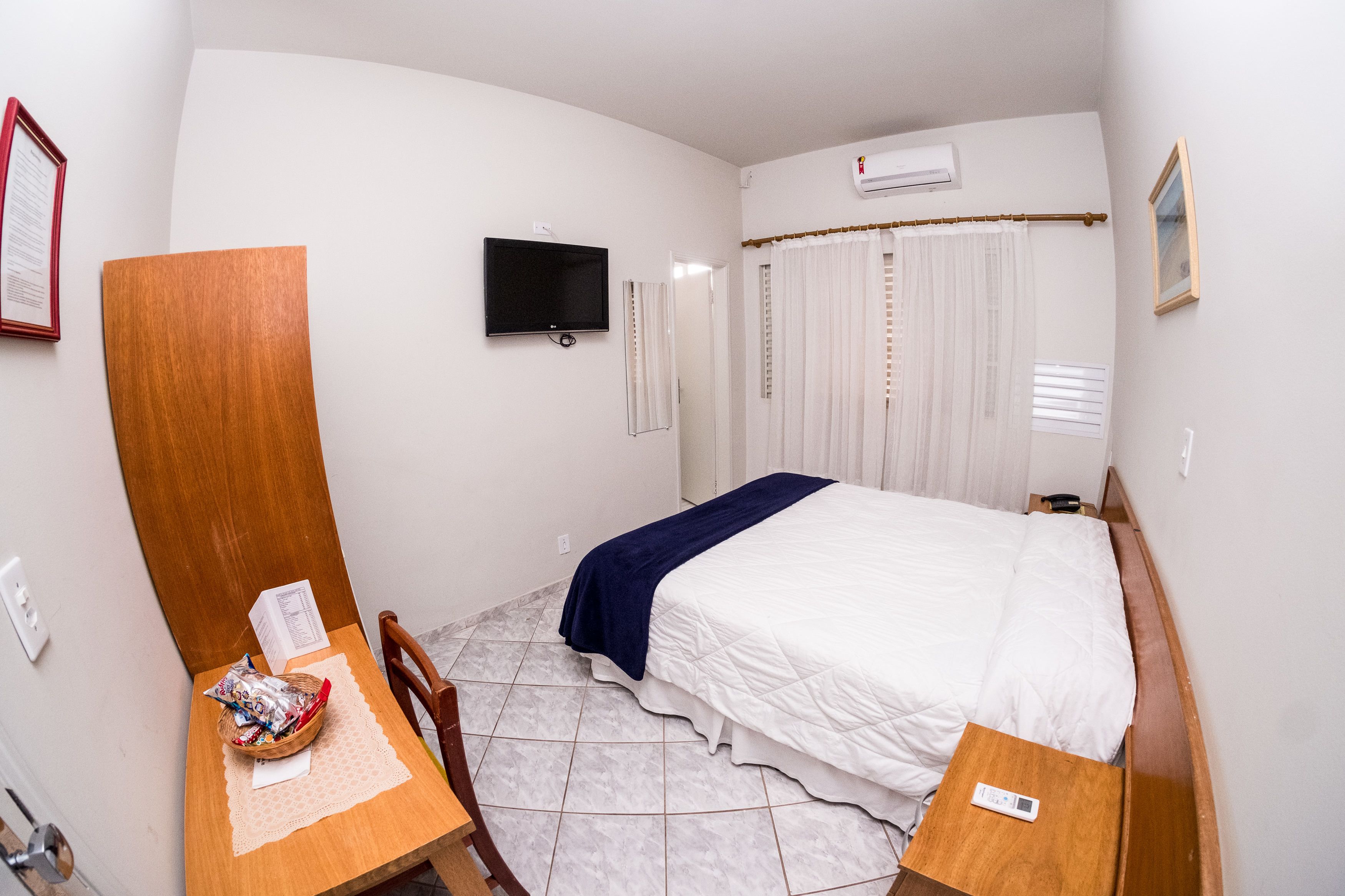 standard double room | 1 bedroom, minibar, desk, free wifi
